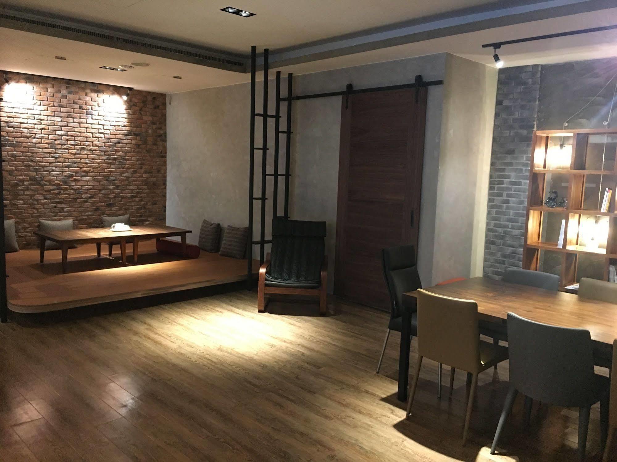 Military 75 Hotel Taichung Buitenkant foto