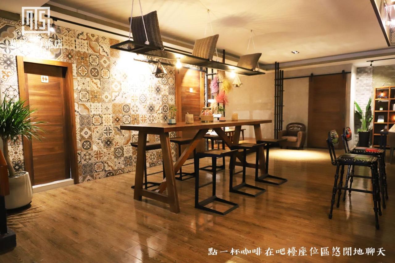 Military 75 Hotel Taichung Buitenkant foto
