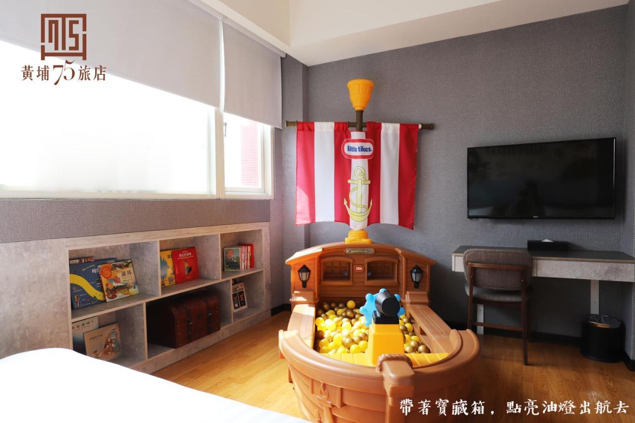 Military 75 Hotel Taichung Buitenkant foto